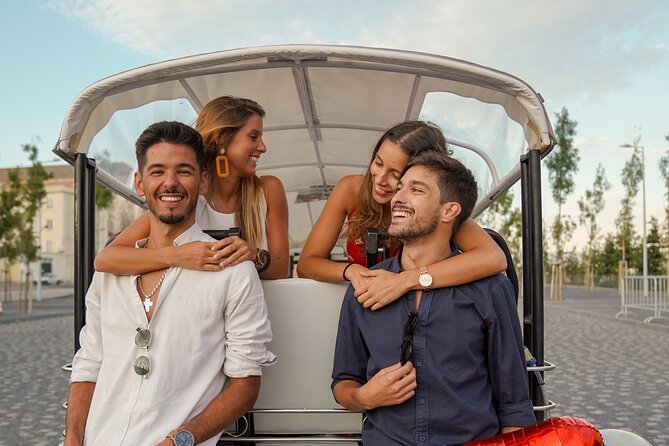 2 Hour Lisbon Private Guided Tour in a Tuk Tuk - Castelo de S. Jorge: viewpoints and heritage made practical