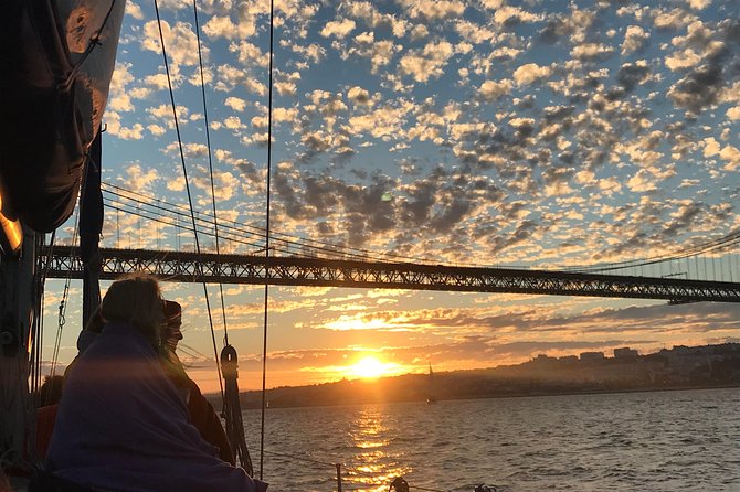 2 Hour Lisbon Sunset and Wine Sailing Tour - Belém Tower, Jerónimos Area, and the 25 de Abril Bridge Route