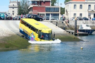 90 Minute Amphibious Sightseeing Tour in Lisbon - Commerce Square and the core of the waterfront story