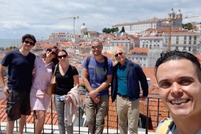 Alfama and Mouraria Tour - The oldest neighbourhoods in Lisbon - Start at Praça do Comércio and the Statue of D. José I