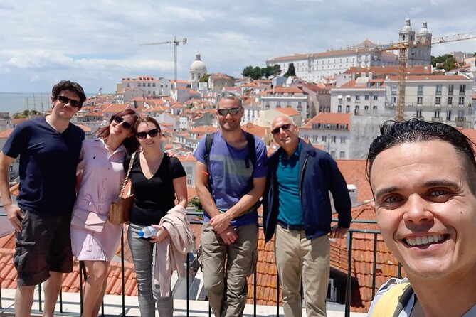 Alfama and Mouraria Tour - The oldest neighbourhoods in Lisbon - Start at Praça do Comércio and the Statue of D. José I