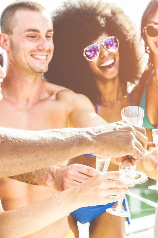 Boat Party to the Beach with Swimming Stops, DJ and Open Bar - The swim stop: how to make the most of it
