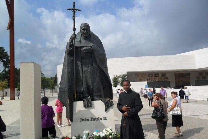 Fátima, Nazaré, and Óbidos: Small Group Tour From Lisbon - A 9-hour Portugal trio that feels efficient (and not rushed)