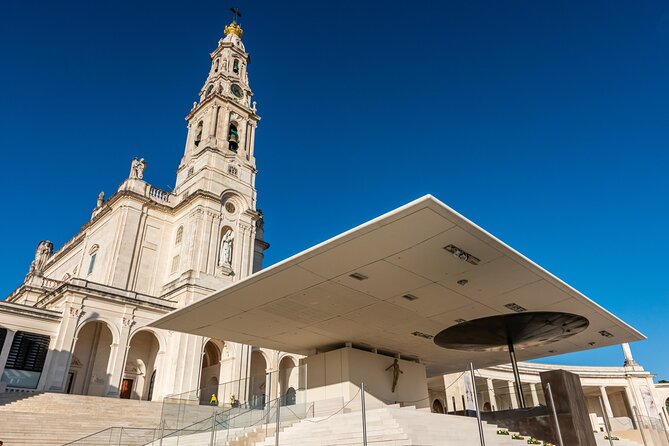Fatima, Nazare, Obidos 8-People Small Group, Day-Tour from Lisbon - Meet at Av. da Liberdade and Expect a Small-Group Day