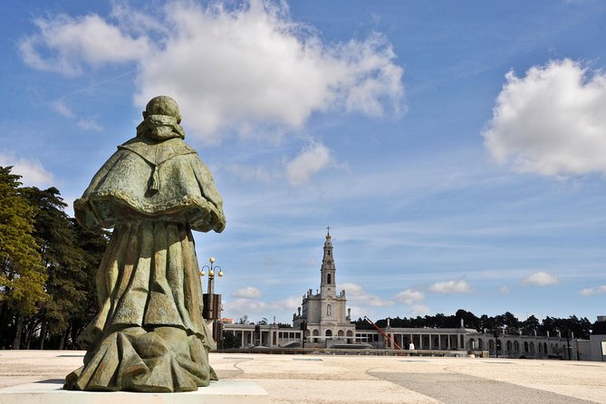 Fátima Sanctuary & Little Shepherds' Village from Lisbon - Basilica of Our Lady of the Rosary: neo-Baroque drama in a prayer setting