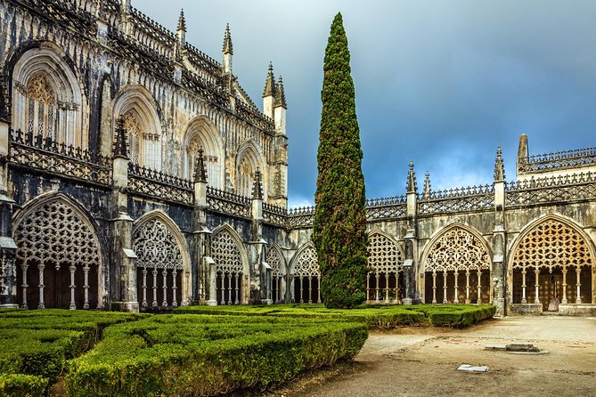 From Lisbon: Fatima Batalha Nazare & Obidos Small Group Day Trip - Óbidos: The Medieval Town You Can Actually Walk in One Hour
