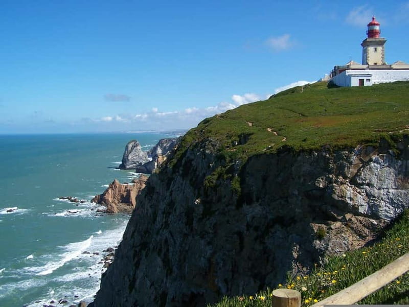 From Lisbon: Sintra Sights, Cabo da Roca, & Cascais Day Trip - Why the guide matters on a day like this