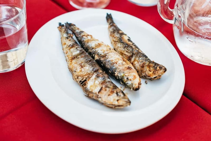 Lisbon: Baixa District Food Tour with Dinner and Drinks - Baixa makes the perfect setting for a Lisbon food crawl