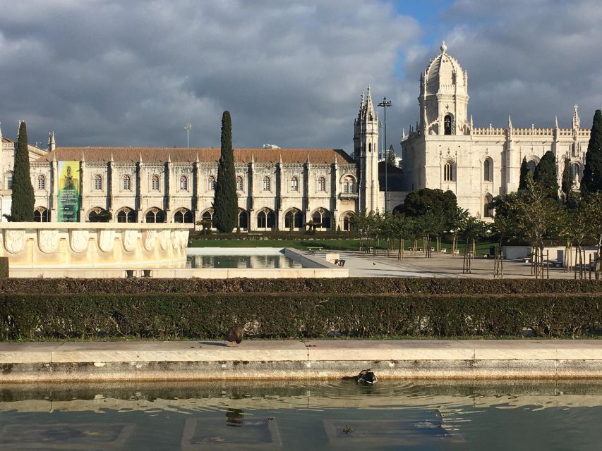 Lisbon: Belem Walking Tour with Jeronimos Monastery Ticket - Jerónimos Monastery: how fast-line entry changes the whole experience