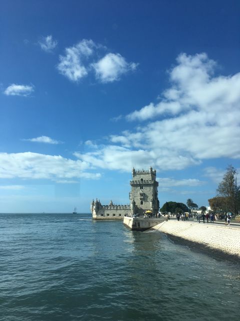 Lisbon: Belem Walking Tour with Jeronimos Monastery Ticket - Pacing, group size, and staying out of the crowd