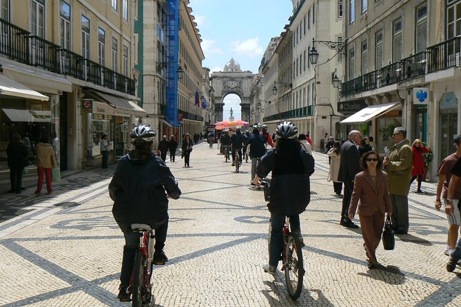 Lisbon Bike Tour: Downhill Downtown Lisbon to Belém - Downtown squares and viewpoints: what each stop adds