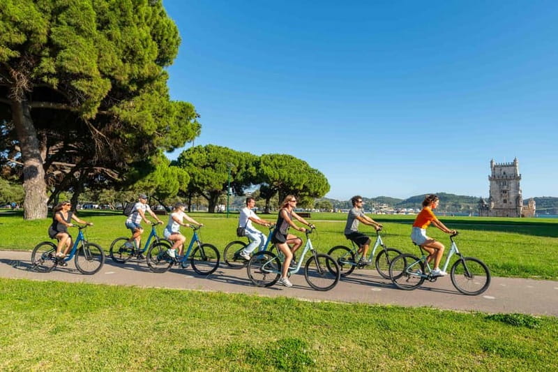 Lisbon Bike Tour: Downhill Downtown Lisbon to Belém - To the waterfront: Commerce Square through Cais do Sodré and Doca de Santo Amaro