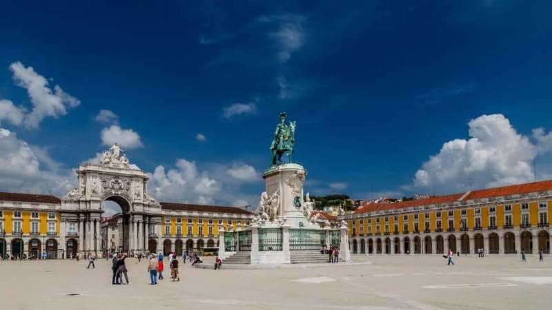 Lisbon: City Highlights Tuk-Tuk Tour with Pickup - São Vicente de Fora, the Pantheon, and Fado Museum—Culture in Short Form