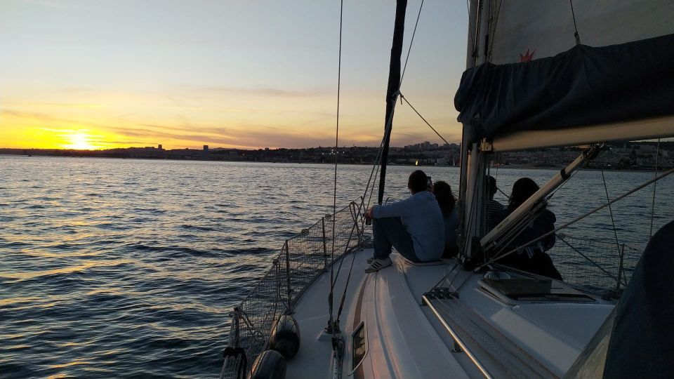 Lisbon: Day and Sunset Tour on the Tagus River - Almada views and the Christ the King statue on the south bank