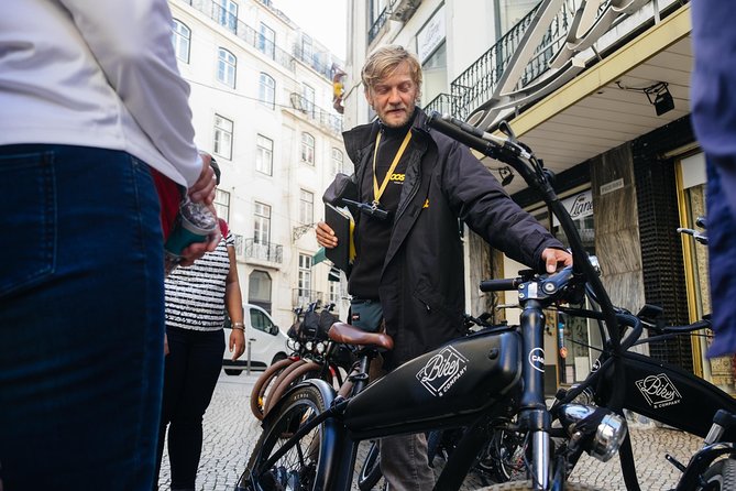 Lisbon E-Bike Tour Commerce Square, Mouraria and Alfama - Praça do Comércio: the riverfront you can understand at a glance