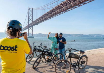 Lisbon: Electric Bike Tour by the River to Belém - Starting at Commerce Square: Cais das Colunas and your first big views