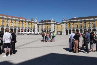 Lisbon Essential Walking Tour: History, Stories and Lifestyle - Miradouro São Pedro de Alcântara: a viewpoint with purpose