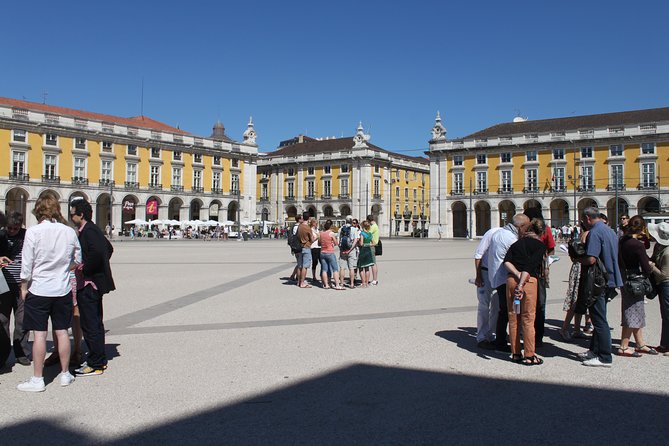 Lisbon Essential Walking Tour: History, Stories and Lifestyle - Miradouro São Pedro de Alcântara: a viewpoint with purpose