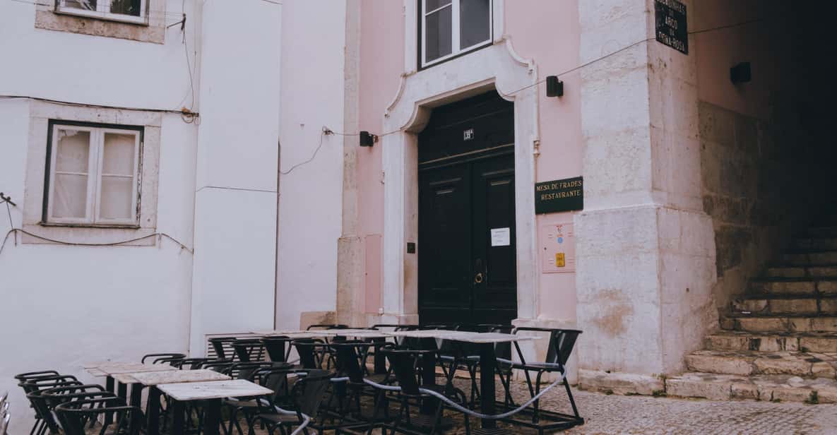 Lisbon: Fado Night with Dinner in a Typical Fado House - Mesa de Frades: the 17th-century chapel and its azulejo walls