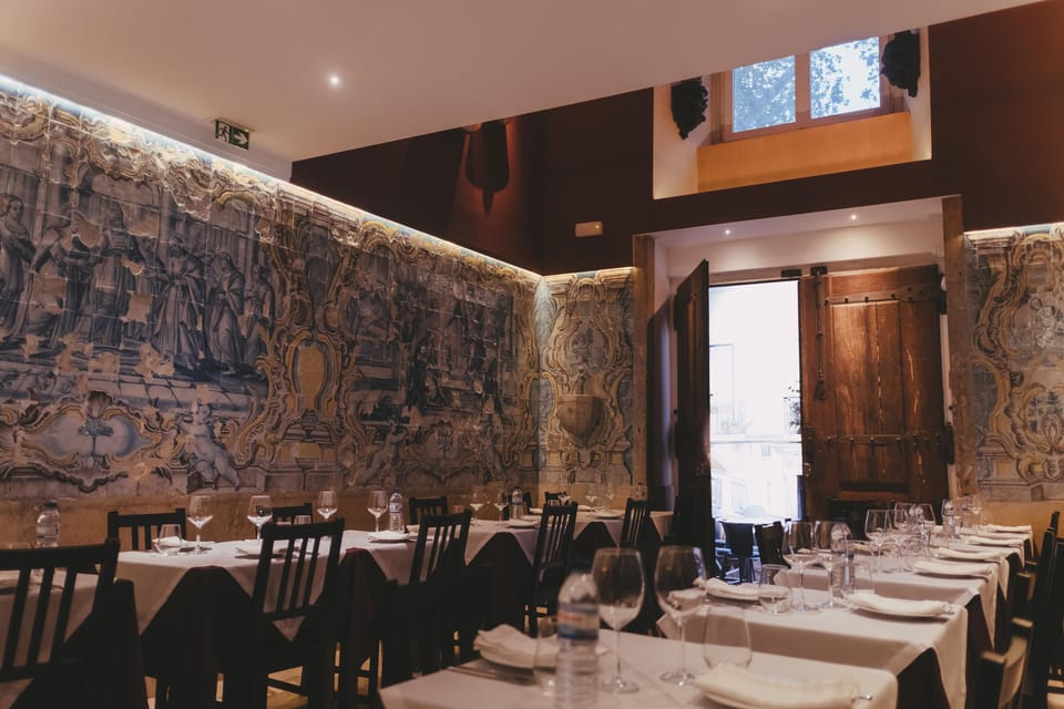 Lisbon: Fado Night with Dinner in a Typical Fado House - Who should book Mesa de Frades (and who should skip)