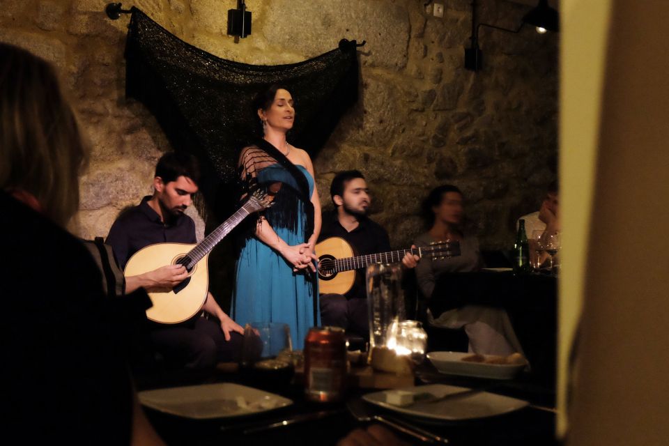 Lisbon: Fado Show and Portuguese Dinner - The guided history before the first song