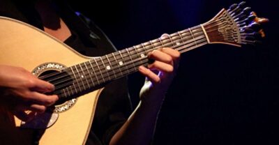 Lisbon: Fado Show and Portuguese Dinner - Where you meet and how to recognize your guide