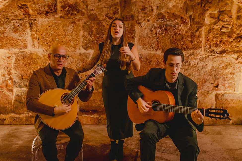 Lisbon: Fado Show with Wine in a Historic Venue - What the 50 minutes feels like: intimate Fado rather than a big spectacle