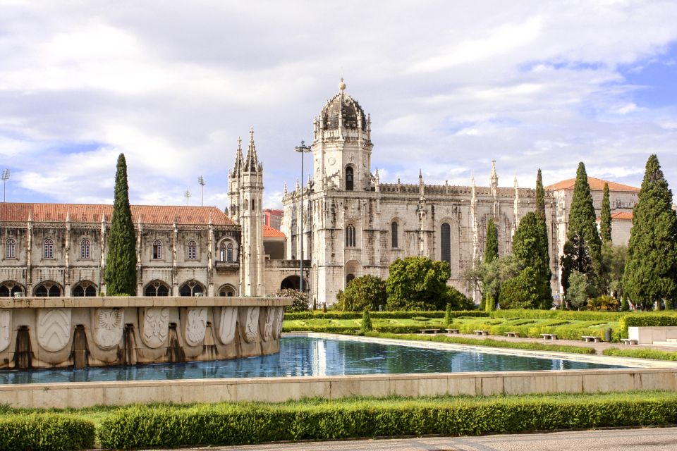 Lisbon: Guided Tour of Historic Belém by Electric Bike - Stroll-through moments: Monastery of Saint Jerome and its Manueline-style drama