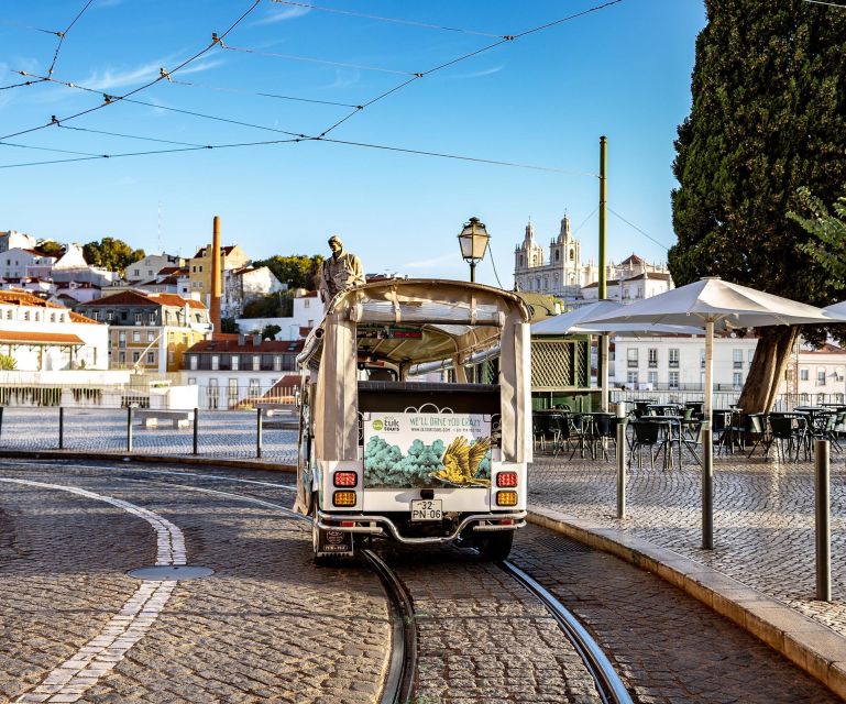 Lisbon: Guided Tuk-Tuk Tour Along the Historic Tram Line 28 - São Pedro de Alcântara and the Castle View Everyone Wants
