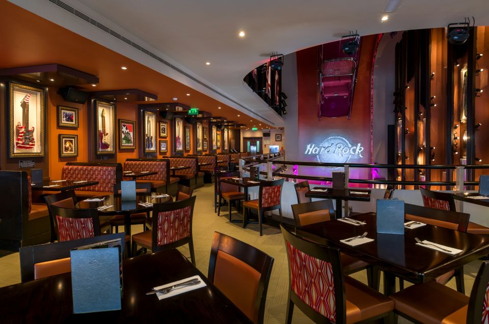 Lisbon: Hard Rock Cafe Experience - Finding Hard Rock Cafe Lisboa on Avenida da Liberdade