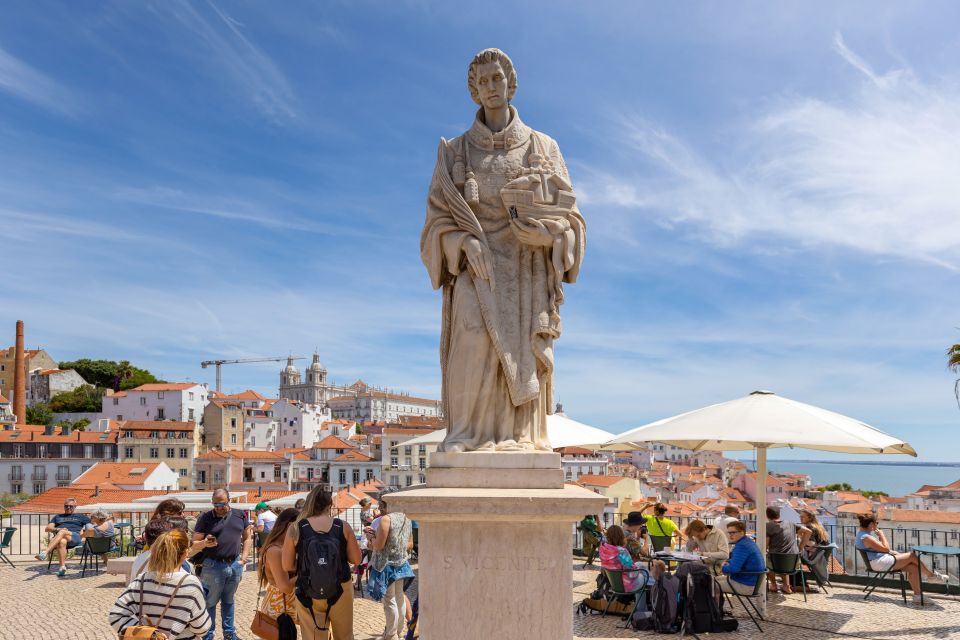 Lisbon: History, Stories and Lifestyle Walking Tour - San Roque Church: Jesuit austerity outside, Mannerist and Baroque art inside
