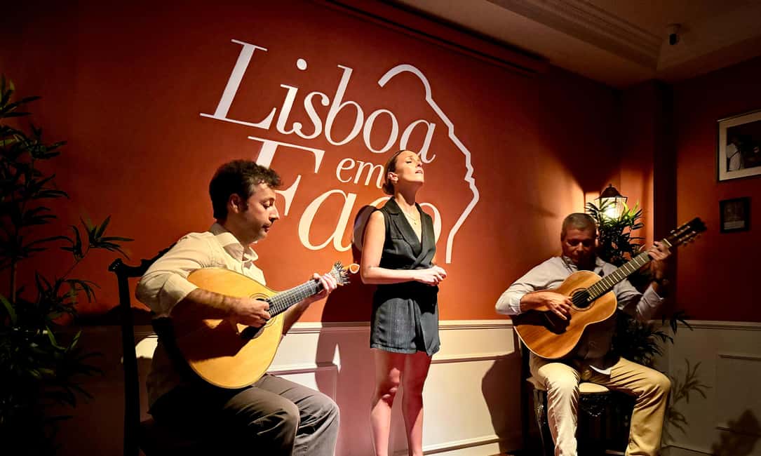 Lisbon: Live Fado Show with Port Wine in Historic Center - The 50-minute format: good value, no time-waste