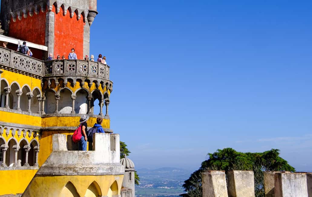Lisbon: Pena Palace, Sintra, Cabo da Roca & Cascais Day Tour - Cascais Afternoon: Sea Air, Snacks, and Easy Walking