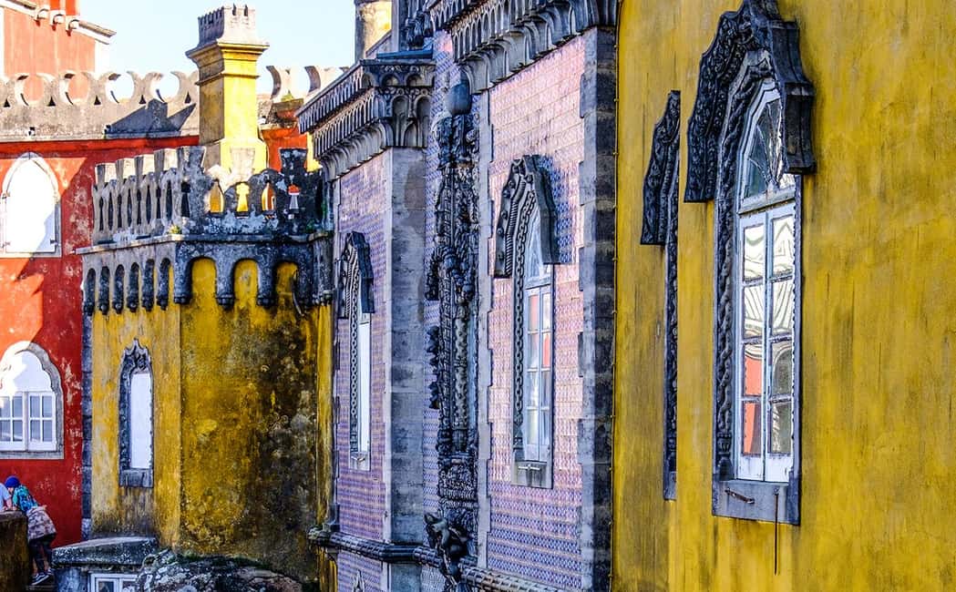 Lisbon: Pena Palace, Sintra, Cabo da Roca & Cascais Day Tour - Guides and Small-Group Feel: The Human Part of the Day