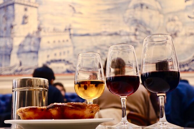 Lisbon Private Food Tour – Taste 10+ Local Dishes & Wines - The 3-hour route: castle views, Santa Justa lift, Alfama, and Rossio-area squares