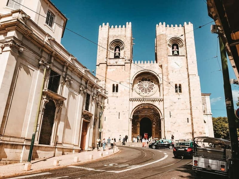 Lisbon: Private Guided Tour by Electric Tuk Tuk - Price and time: is $169 per person good value?