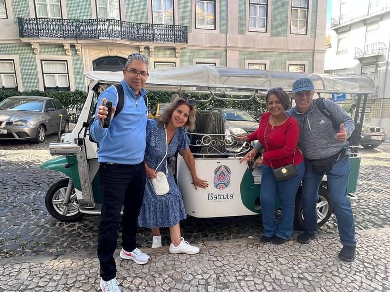 Lisbon: Private Guided Tour by Electric Tuk Tuk - Portas do Sol Terrace and Miradouro da Senhora do Monte: the viewpoint strategy