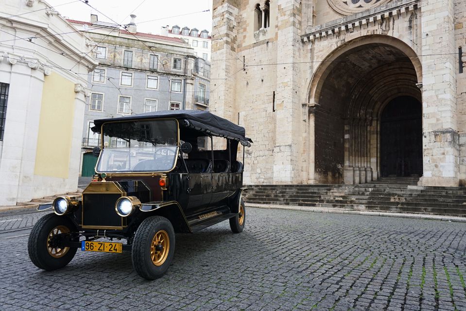 Lisbon: Private Guided Tuk-Tuk Tour with Hotel Pickup - Lisbon Cathedral to Monastery views: Graça, São Vicente de Fora, and the climb