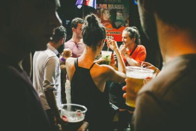 Lisbon: Pub Crawl with Open Bar and VIP Club Entry - Meeting at Praça Luís de Camões: how the night starts