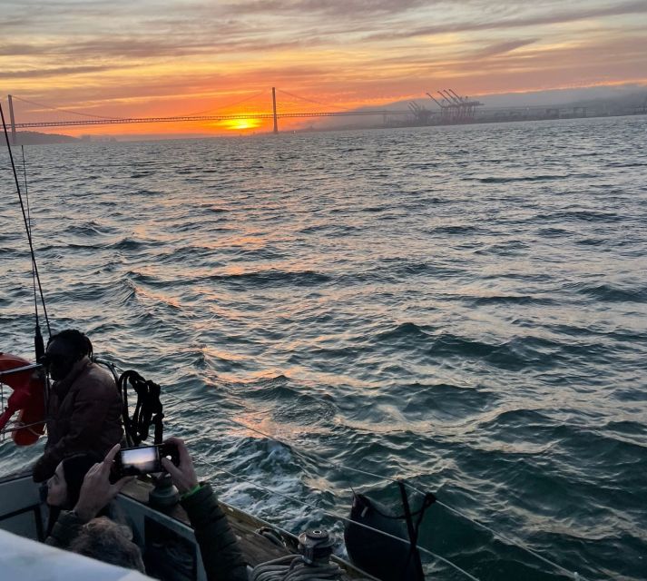Lisbon: Sailboat Sunset Tour with a Drink - Wind, Time, and Comfort: How to Dress for a Lisbon Sunset Sail