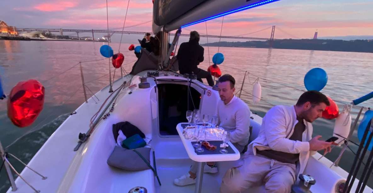 Lisbon: Sailboat Tour w/ Local Guide and Open Bar Green Wine - Key highlights worth your attention
