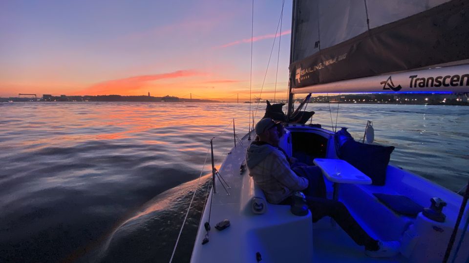 Lisbon: Sailboat Tour w/ Local Guide and Open Bar Green Wine - A 33-ft sailboat over the big-boat feeling