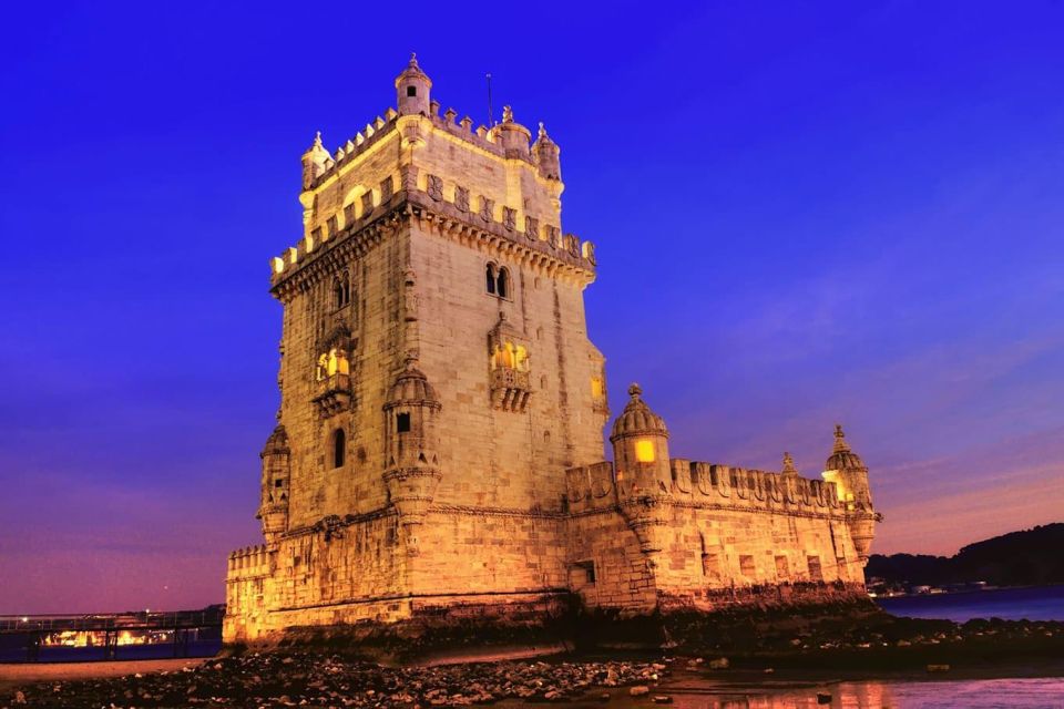 Lisbon: Sailboat Tour w/ Local Guide and Open Bar Green Wine - Weather and clothing: what to expect in October–March