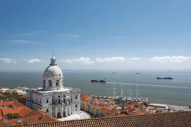 Lisbon Sailing Tour on a Luxury Sailing Yacht with 2 Drinks - Key highlights you’ll care about