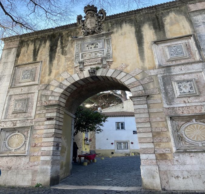 Lisbon: São Jorge Castle E-Ticket and Audio Guide - Who should book this São Jorge Castle audio experience