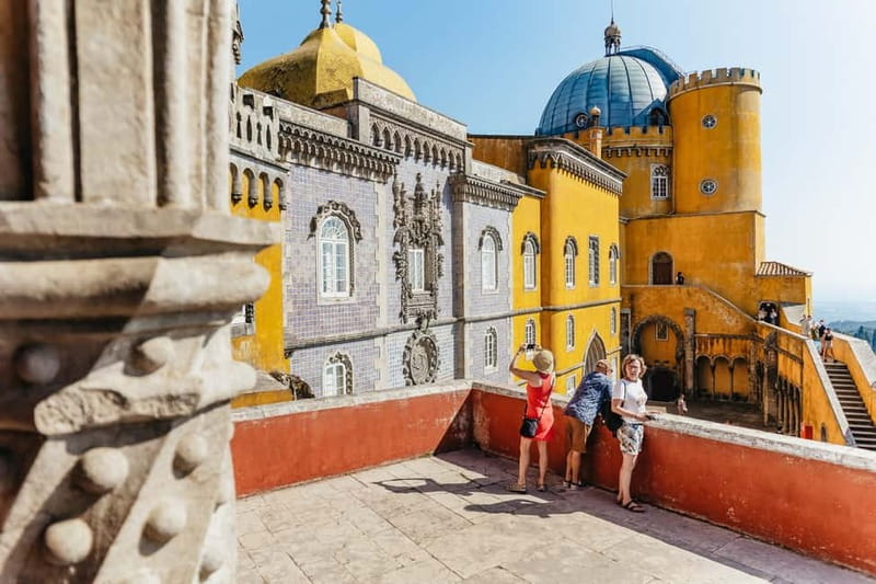 Lisbon: Sintra, Pena, Cabo da Roca, Cascais Tour with Pickup - Azenhas do Mar: the seawater pools break up the drive