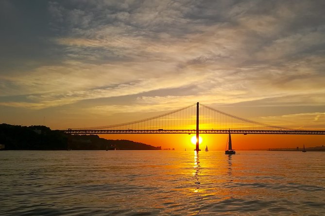 Lisbon Small Group 2h Sunset Sailing- Live Commentary & a Drink - Weather Reality: What Happens If the Sunset Doesn’t Show Up