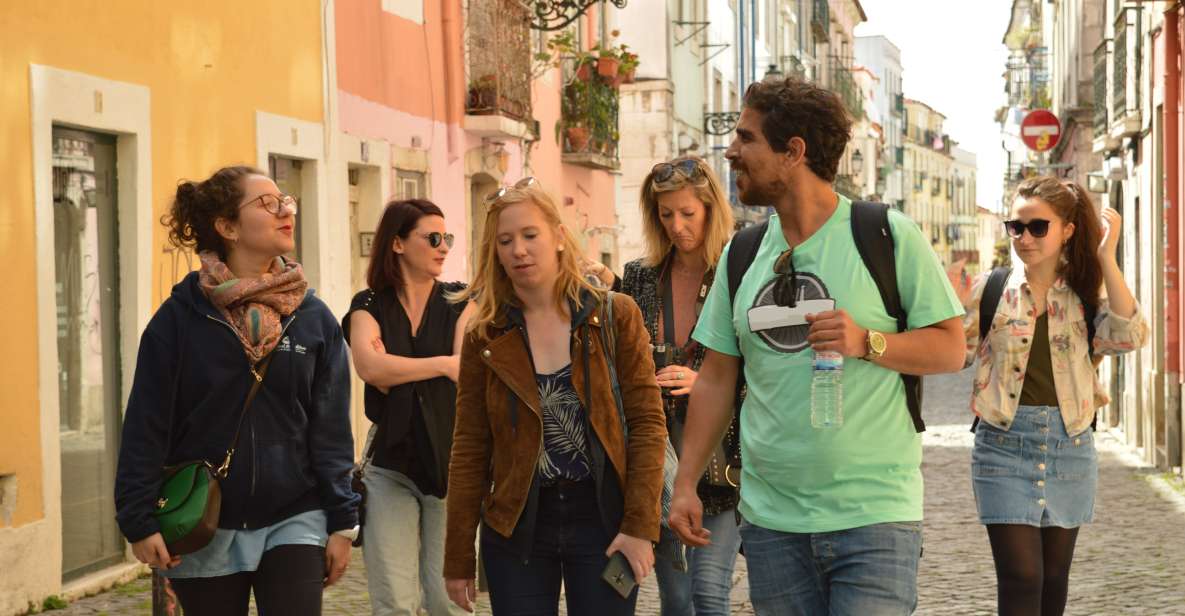 Lisbon: Starter Walking Tour to the highlights in German - Santa Justa Lift and Carmo Convent Ruins: iconic sights with context
