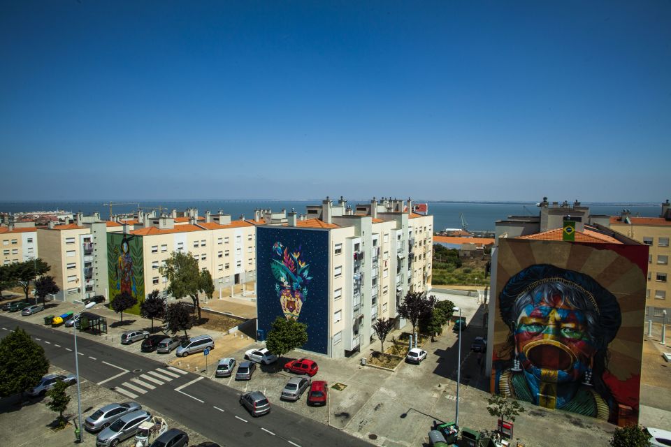 Lisbon: Street Art Tuk Tuk Tour - Guide style: what you gain from names like Tiago and Mário
