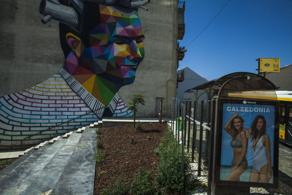 Lisbon: Street Art Tuk Tuk Tour - Worker villas and urban vegetable gardens: the Lisbon locals know